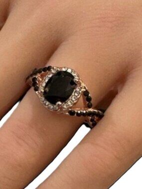 Vintage Ring Art Deco Rose Gold Tone Black Stones Size 9 Criss Cross Shaped Gift